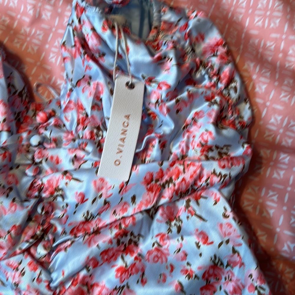 Dress - Picture 3 of 3